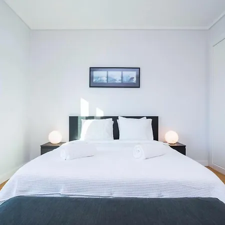 Apartment Guestready - Spacious Campolide Family Apt Fits 6 Lisbon